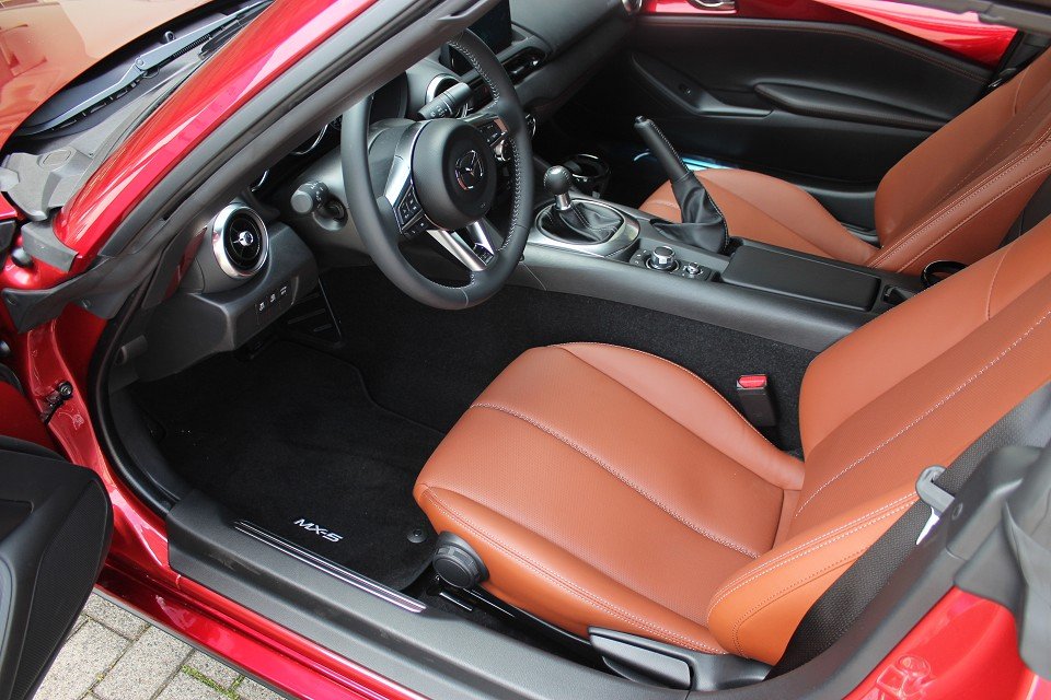 Fahrzeugabbildung Mazda MX-5 RF G-184 Kinenbi NAPPA NAVI ACAA RFK BOSE MATRIX