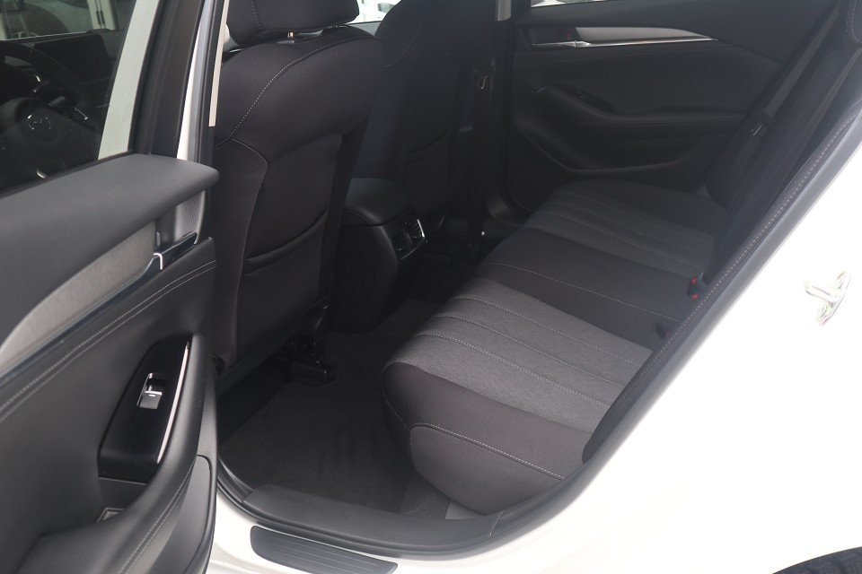 Fahrzeugabbildung Mazda 6 L Center-Line G-165 AT NAVI ACAA SHZ HUD 360° VOLL-LED