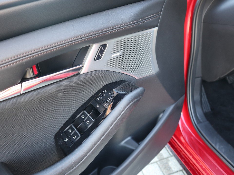 Fahrzeugabbildung Mazda 3 FB M-Hybrid G-140 AT Exclusive-Line NAVI 360° MATRIX BOSE LHZ SHZ