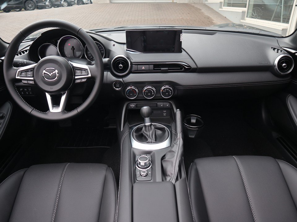 Fahrzeugabbildung Mazda MX-5 RF RHT G-132 Exclusive-Line LEDER NAVI ACAA BOSE MATRIX RFK SHZ