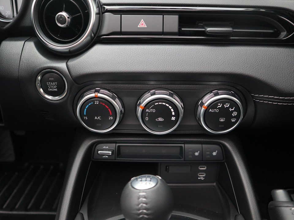 Fahrzeugabbildung Mazda MX-5 RF RHT G-132 Exclusive-Line LEDER NAVI ACAA BOSE MATRIX RFK SHZ