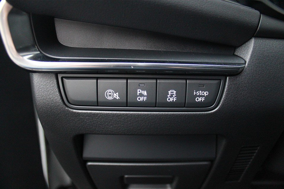 Fahrzeugabbildung Mazda 3 M-Hybrid G-140 Homura NAVI ACAA SHZ HUD RFK VOLL-LED