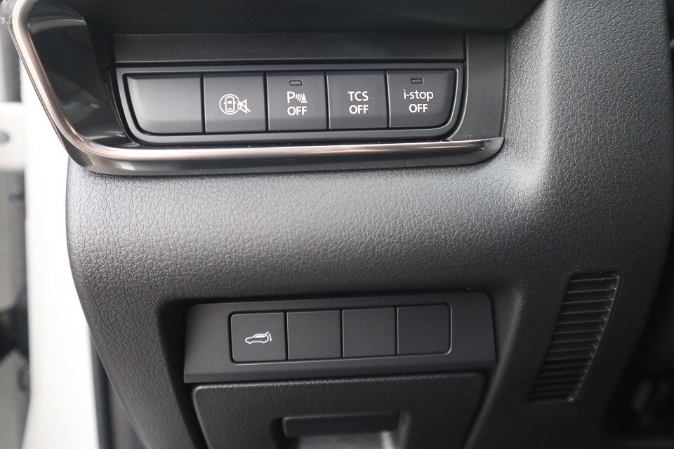 Fahrzeugabbildung Mazda CX-30 2025 M-Hybrid Homura G-140 AT *November-Aktion* NAVI ACAA SHZ HUD RFK VOLL-LED