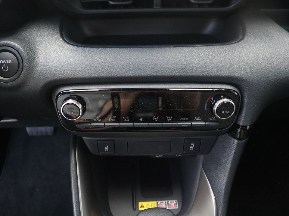Fahrzeugabbildung Mazda 2 Hybrid 1.5L VVT-i 116 PS CVT Homura Teil-Leder LED EPH RFK SHZ LHZ MRCC