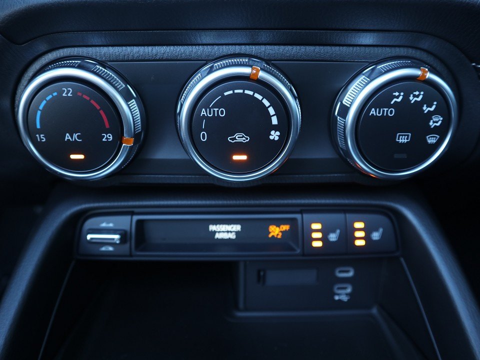 Fahrzeugabbildung Mazda MX-5 RF RHT G-132 Homura *Sofort*Aktion* Recaro Bilstein Brembo Matrix SCBS