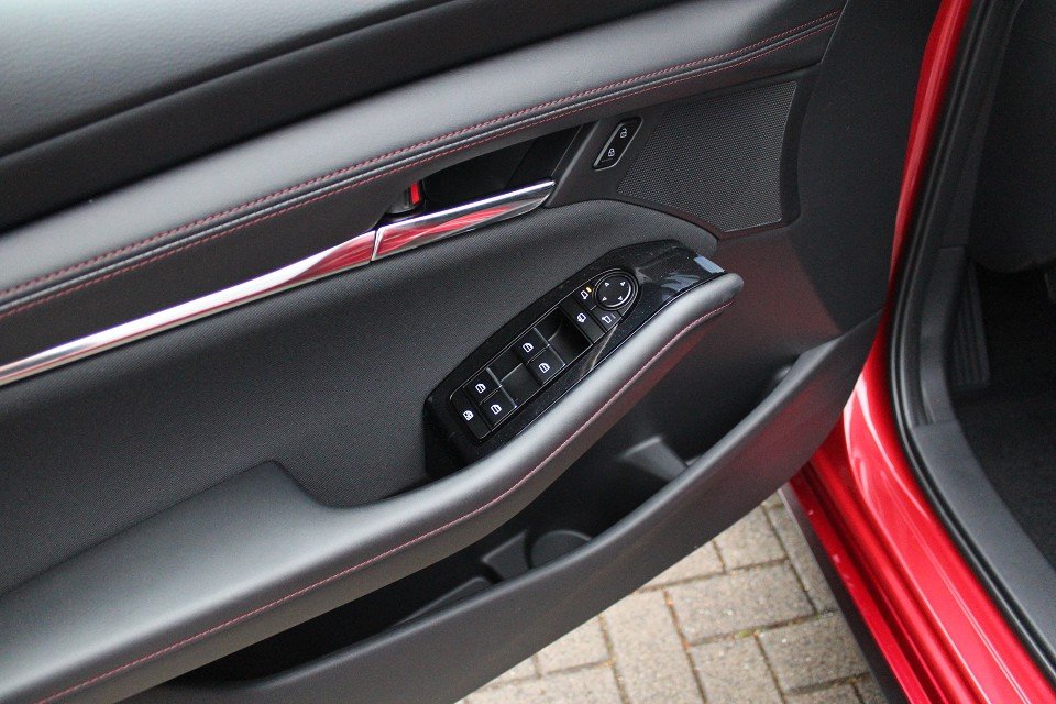 Fahrzeugabbildung Mazda 3 M-Hybrid G-140 AT Homura *Sofort*Aktion* NAVI ACAA SHZ HUD RFK VOLL-LED