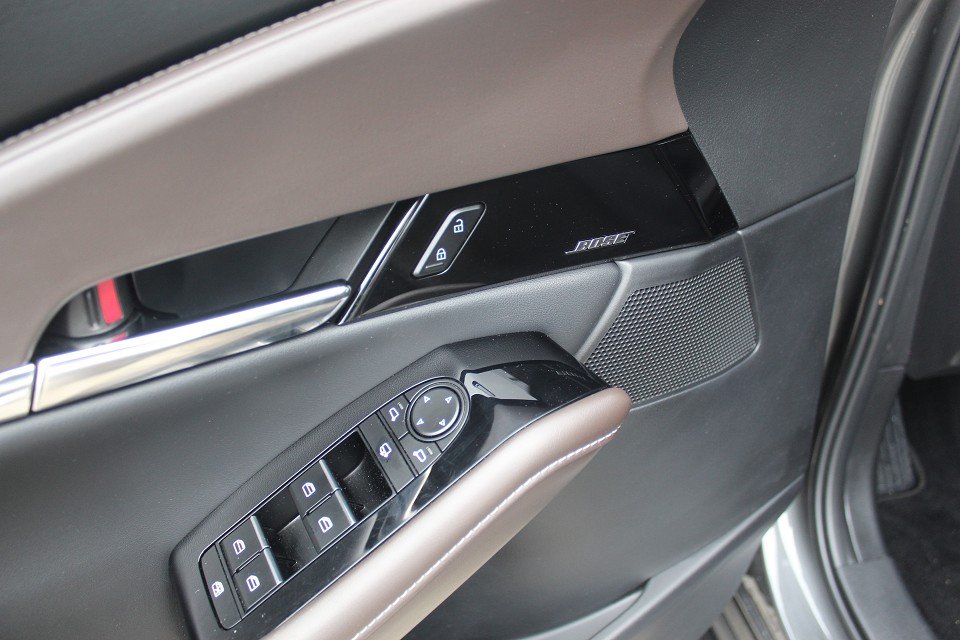 Fahrzeugabbildung Mazda CX-30 M-Hybrid G-140 AT Takumi Allwetter Leder el.Sitz 360° BOSE MATRIX