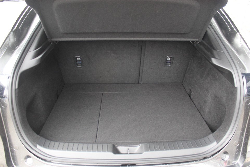 Fahrzeugabbildung Mazda CX-30 M-Hybrid G-140 AT Takumi Allwetter Leder el.Sitz 360° BOSE MATRIX