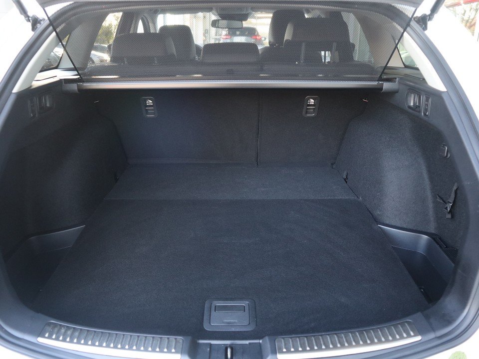 Fahrzeugabbildung Mazda 6 Exclusive-Line G-165 LEDER-S Allwetter el.Sitzv. 360° MATRIX BOSE