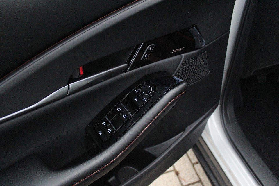 Fahrzeugabbildung Mazda CX-30 M-Hybrid G-140 AT Nagisa *Aktion* *Sofort* Teil-Leder el.Sitzv. BOSE SHZ RFK