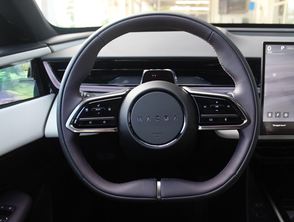 Fahrzeugabbildung Mazda CX-6e EV-258 Takumi Plus DIGI. SPIEGEL 21' PANO