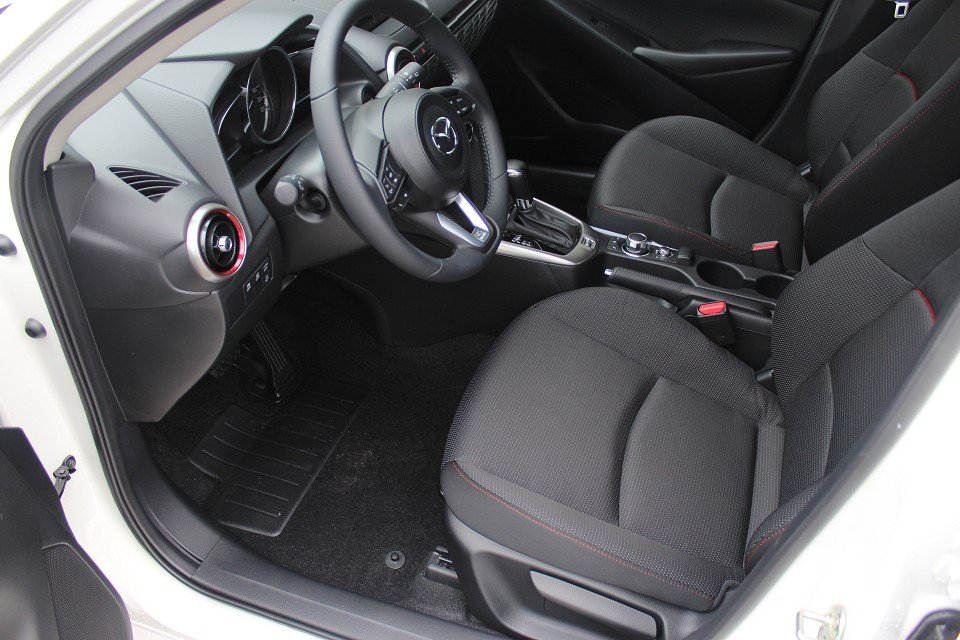 Fahrzeugabbildung Mazda 2 G-90 AT Homura ACAA LED Klimaaut. SHZ RFK 16-Zoll