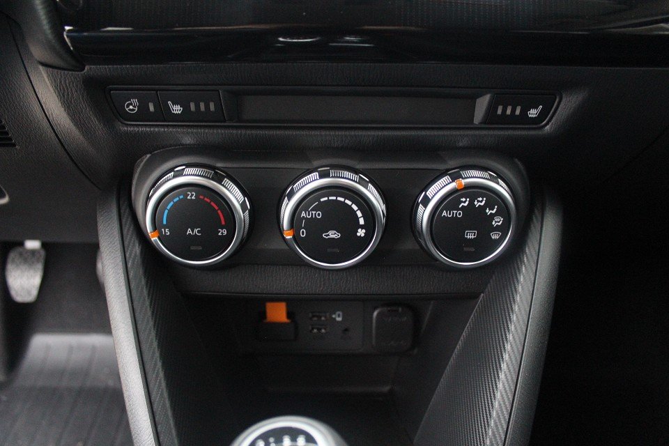 Fahrzeugabbildung Mazda 2 G-90 AT Homura ACAA LED Klimaaut. SHZ RFK 16-Zoll