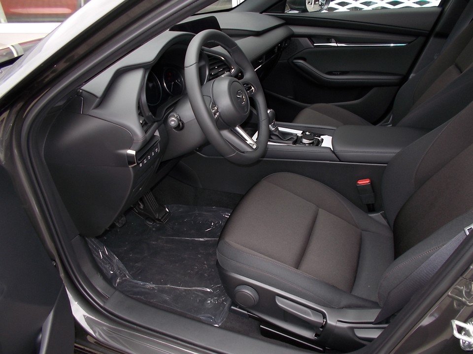 Fahrzeugabbildung Mazda 3 M-Hybrid G-122 Selection PRE-P 360° BOSE EPH SHZ LogIn NAVI