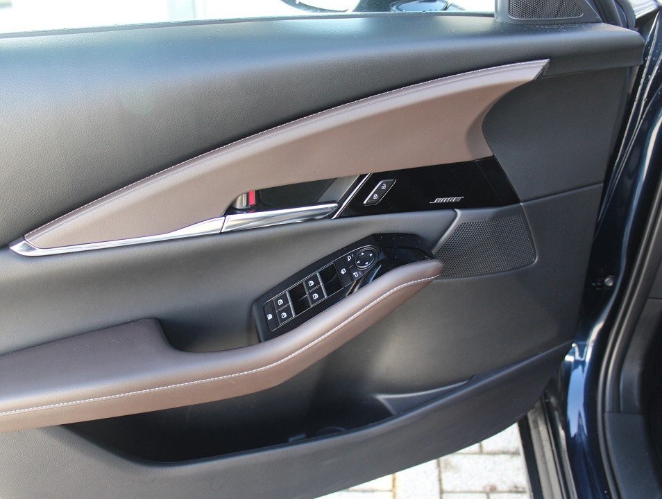 Fahrzeugabbildung Mazda CX-30 M-Hybrid X-186 AT Takumi SUNR Allwetter Leder el.Sitz 360° BOSE MATRIX