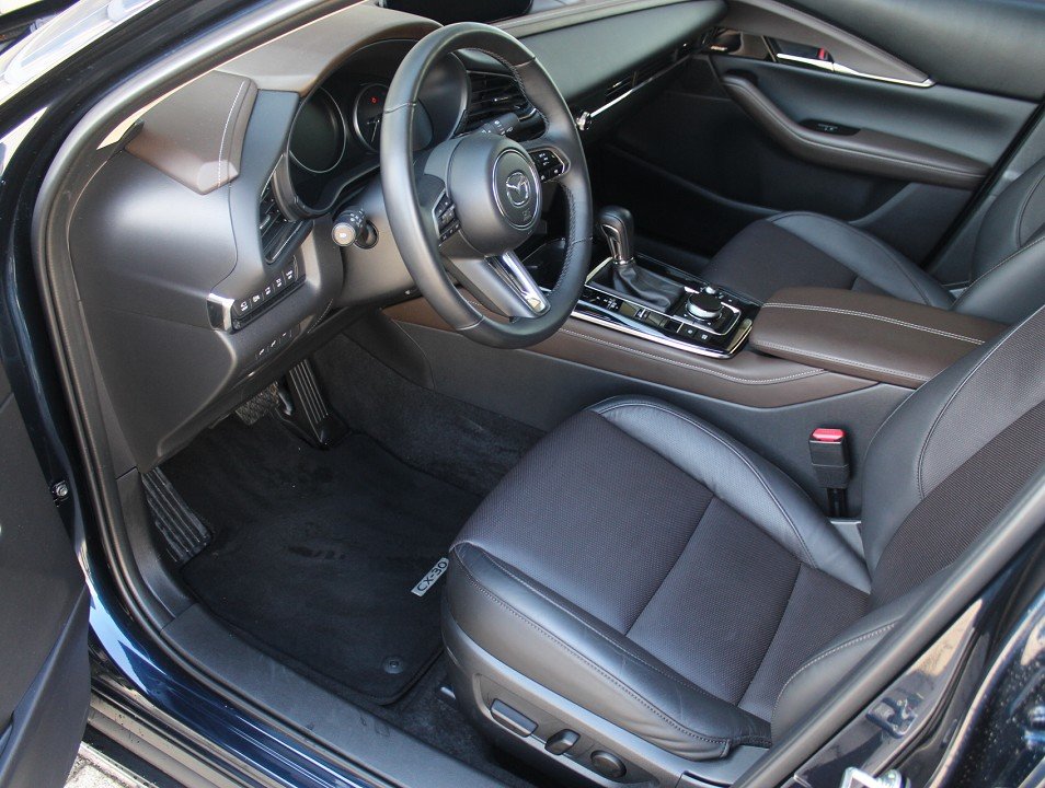 Fahrzeugabbildung Mazda CX-30 M-Hybrid X-186 AT Takumi SUNR Allwetter Leder el.Sitz 360° BOSE MATRIX