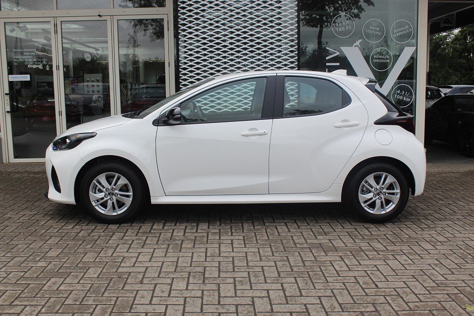 Fahrzeugabbildung Mazda 2 Hybrid 1.5L VVT-i 116 PS CVT Centre-Line *Sofort*Aktion* ACAA RFK MRCC ALU DAB SHZ Bluetooth