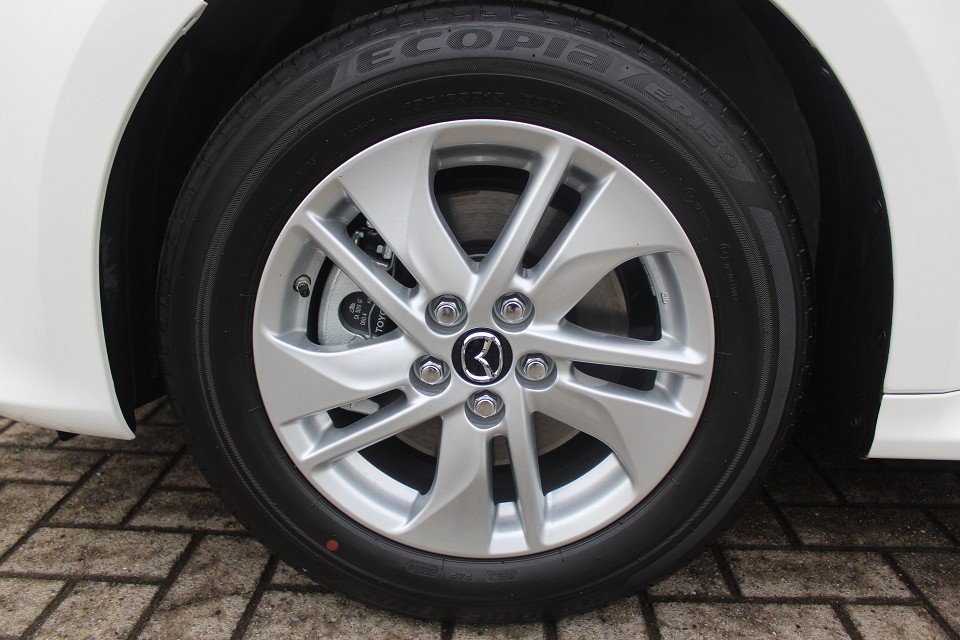 Fahrzeugabbildung Mazda 2 Hybrid 1.5L VVT-i 116 PS CVT Centre-Line *Sofort*Aktion* ACAA RFK MRCC ALU DAB SHZ Bluetooth