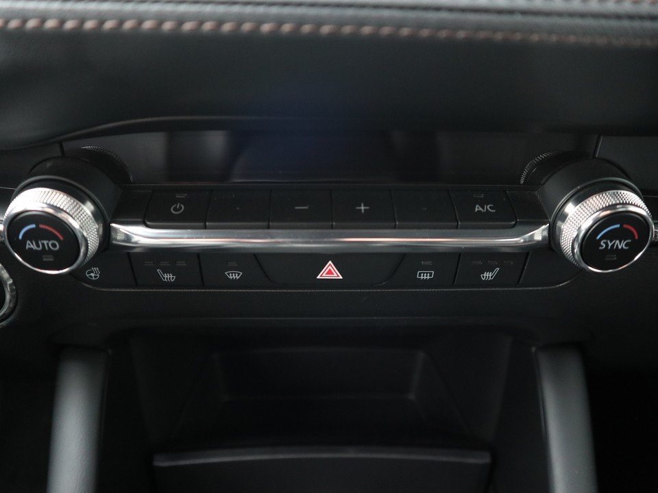 Fahrzeugabbildung Mazda 3 M-Hybrid G-150 AT Selection LEDER-S PRE-P DES-P *Winter-Aktion* el.Sitzv. NAVI 360° MATRIX BOSE MRCC