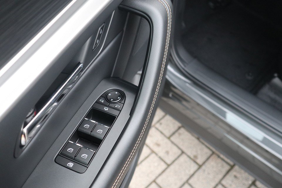 Fahrzeugabbildung Mazda CX-80 2025 PHEV AWD AT Homura Plus 7-Sitzer *Sofort*Aktion* LEDER PANO NAVI HUD BOSE 360°