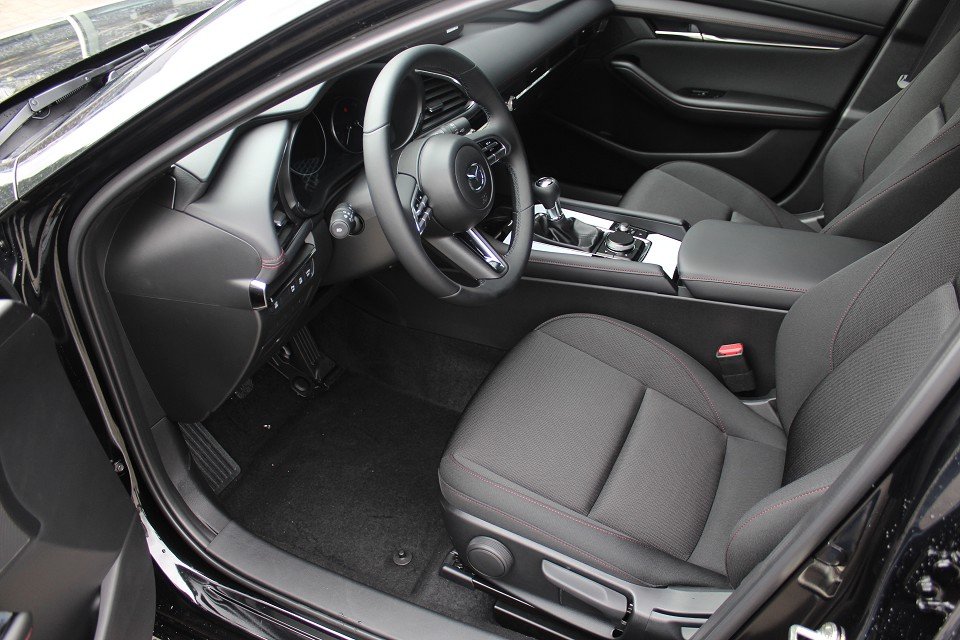 Fahrzeugabbildung Mazda 3 2025 M-Hybrid Homura G-140 NAVI ACAA SHZ HUD RFK VOLL-LED