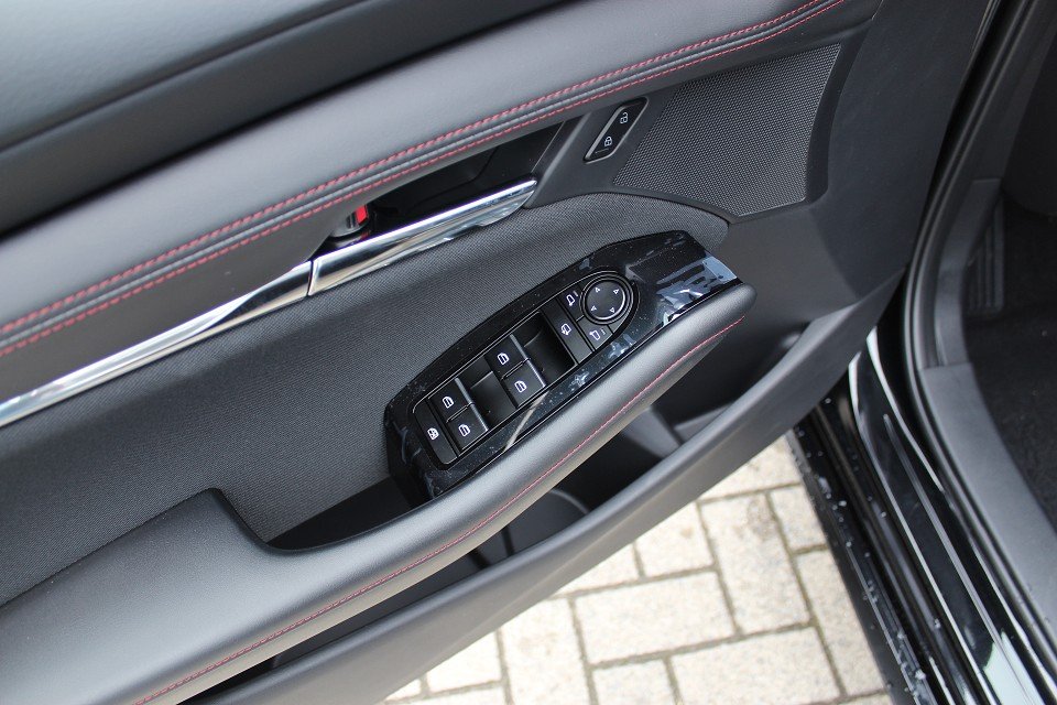 Fahrzeugabbildung Mazda 3 M-Hybrid G-140 Homura *Sofort*Aktion* NAVI ACAA SHZ HUD RFK VOLL-LED