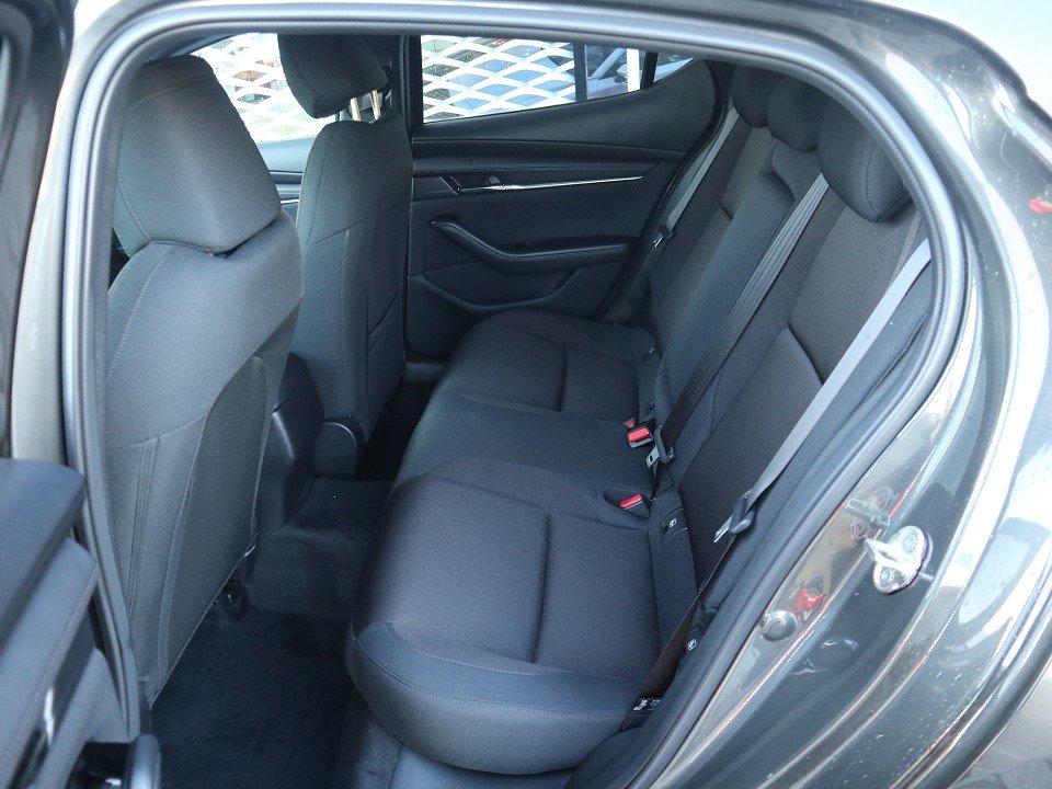 Fahrzeugabbildung Mazda 3 M-Hybrid G-140 AT Centre-Line NAVI ACAA HUD SHZ RFK MRCC BLUETOOTH