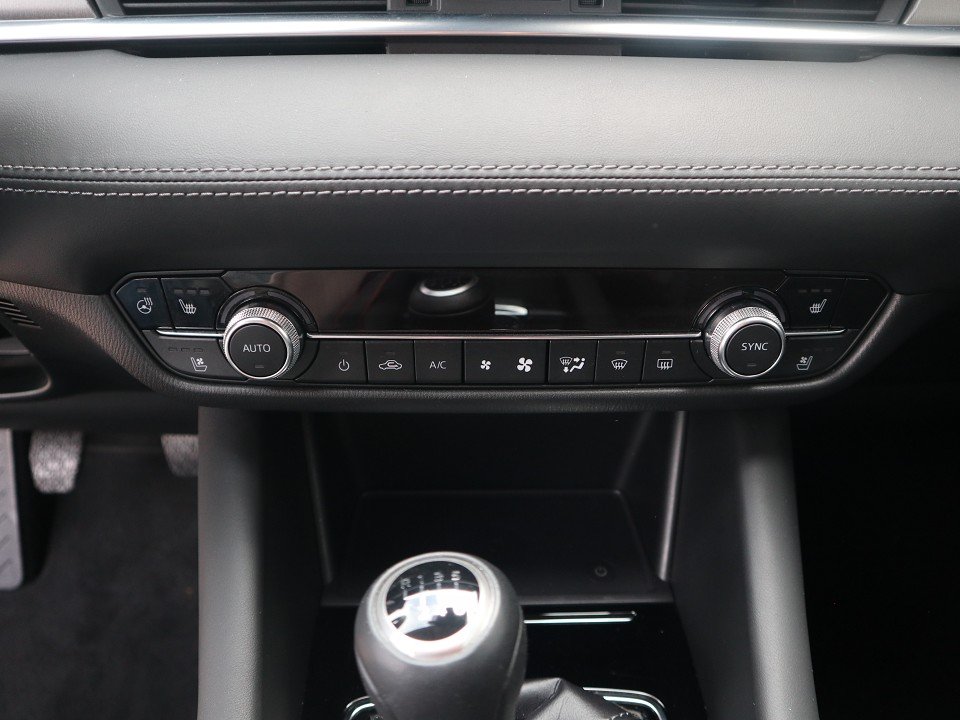 Fahrzeugabbildung Mazda 6 L Exclusive-Line G-165 LEDER-S NAVI el.Sitzv. 360° MATRIX BOSE LogIn