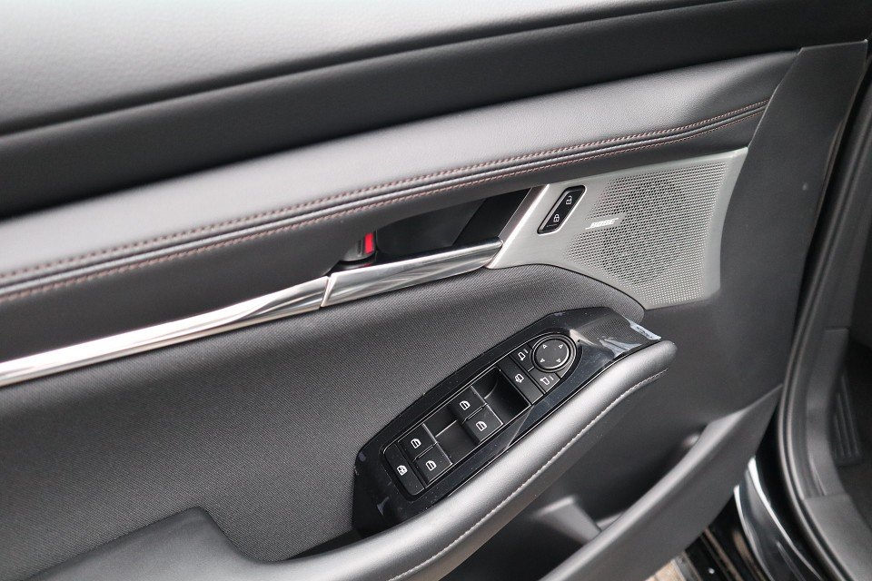 Fahrzeugabbildung Mazda 3 FB M-Hybrid Exclusive-Line G-140 *Winter-Aktion* NAVI ACAA HUD MATRIX MRCC SHZ BOSE 360°