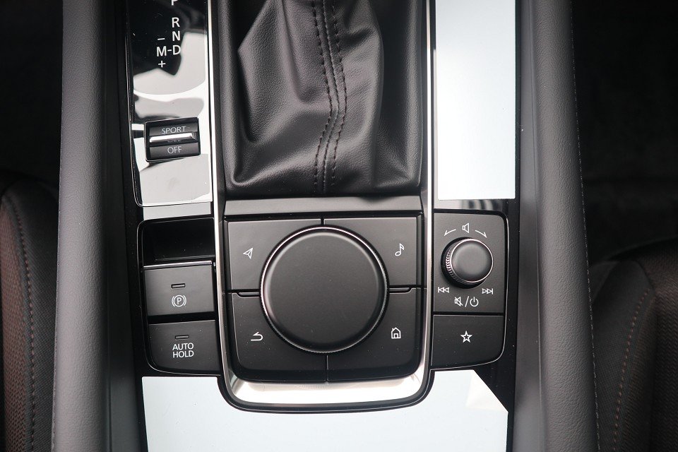 Fahrzeugabbildung Mazda 3 2027 M-Hybrid G-140 AT Homura NAVI ACAA SHZ HUD RFK VOLL-LED