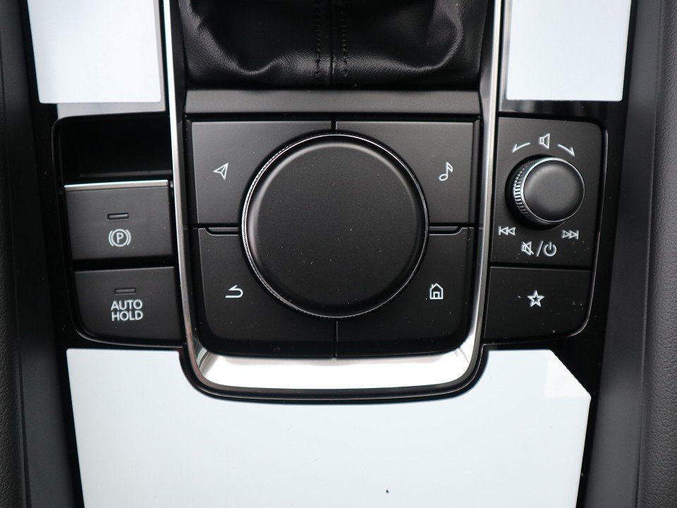 Fahrzeugabbildung Mazda 3 2027 M-Hybrid G-140 Homura NAVI ACAA SHZ HUD RFK VOLL-LED