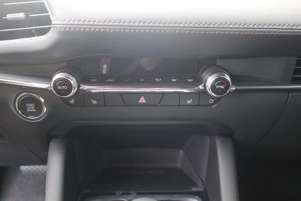 Fahrzeugabbildung Mazda 3 2027 M-Hybrid G-140 AT Exclusive-Line NAVI ACAA SHZ HUD 360° MATRIX BOSE