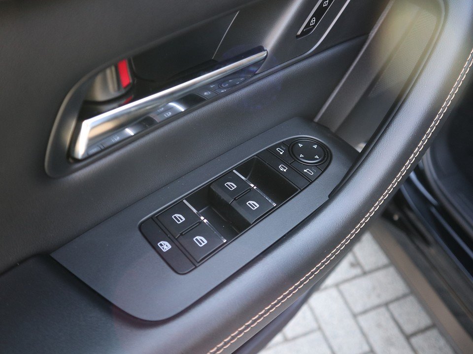 Fahrzeugabbildung Mazda CX-60 2025 Exclusive-Line D-254 AWD AT NAVI ACAA HUD SHZ LHZ RFK LogIn