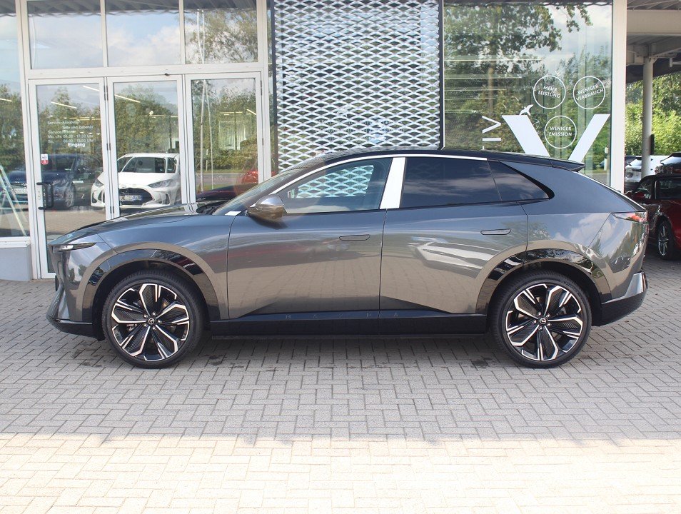 Fahrzeugabbildung Mazda CX-6e EV-258 Takumi Plus DIGI. SPIEGEL 21' PANO