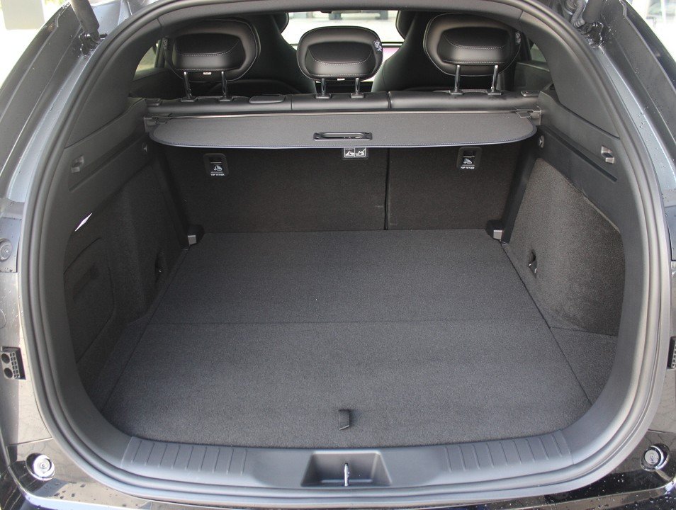Fahrzeugabbildung Mazda CX-6e EV-258 Takumi Plus DIGI. SPIEGEL 21' PANO