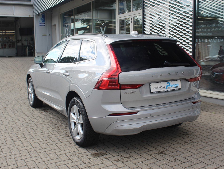 Fahrzeugabbildung Volvo XC-60 M-Hybrid B4 AT Core *AHK* NAVI ACAA LED SHZ RFK EPH