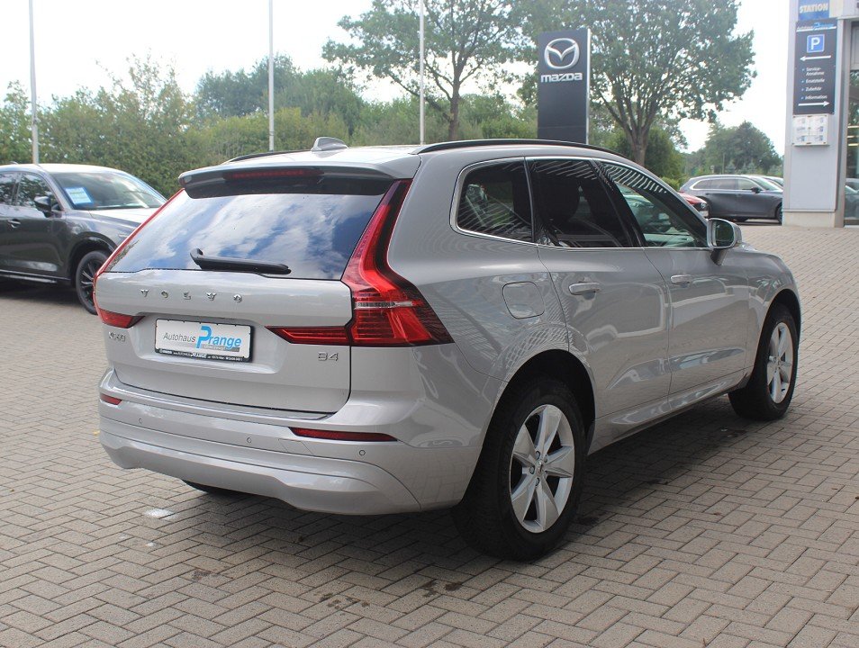 Fahrzeugabbildung Volvo XC-60 M-Hybrid B4 AT Core *AHK* NAVI ACAA LED SHZ RFK EPH