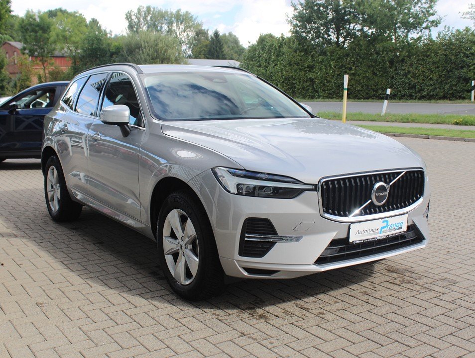 Fahrzeugabbildung Volvo XC-60 M-Hybrid B4 AT Core *AHK* NAVI ACAA LED SHZ RFK EPH
