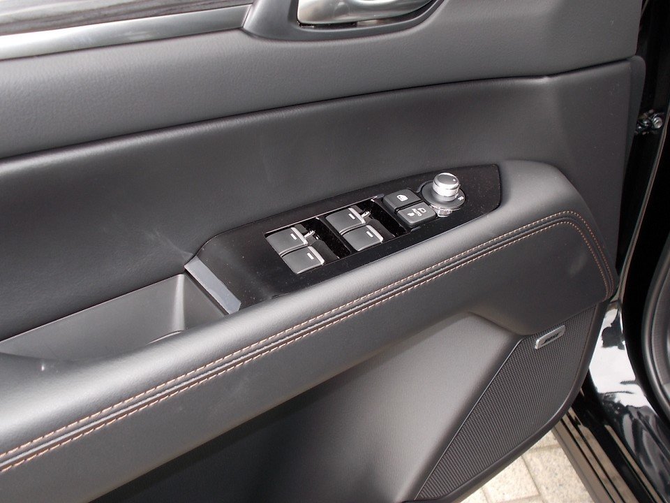 Fahrzeugabbildung Mazda CX-5 D-184 AWD AT Sports-Line LEDER-S TEC-P GSD el. Sitzv. MATRIX 360° BOSE HUD MRCC