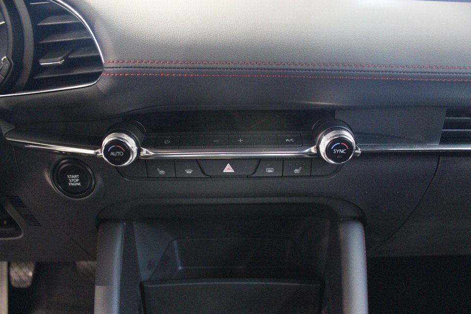 Fahrzeugabbildung Mazda 3 M-Hybrid G-122 Homura NAVI ACAA RFK EPH SHZ MRCC