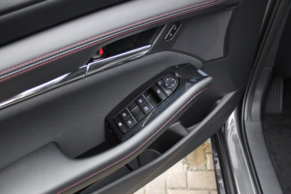 Fahrzeugabbildung Mazda 3 M-Hybrid Homura G-150 AT *November-Aktion* NAVI MRCC HUD 18-Zoll EPH RFK SHZ LogIn