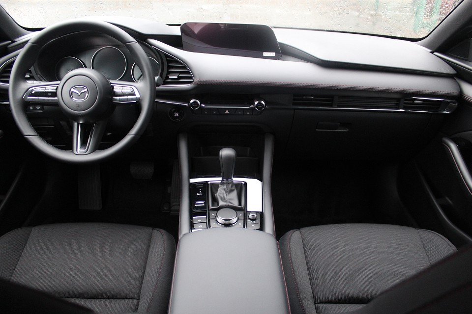 Fahrzeugabbildung Mazda 3 M-Hybrid Homura G-150 AT *November-Aktion* NAVI MRCC HUD 18-Zoll EPH RFK SHZ LogIn