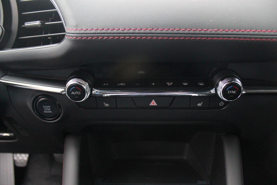 Fahrzeugabbildung Mazda 3 M-Hybrid Homura G-150 AT *November-Aktion* NAVI MRCC HUD 18-Zoll EPH RFK SHZ LogIn