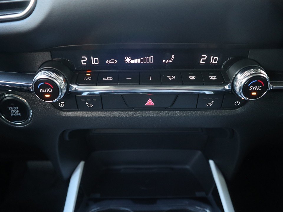 Fahrzeugabbildung Mazda CX-30 2027 M-Hybrid G-140 AT Exclusive-Line NAVI ACAA SHZ HUD 360° MATRIX BOSE