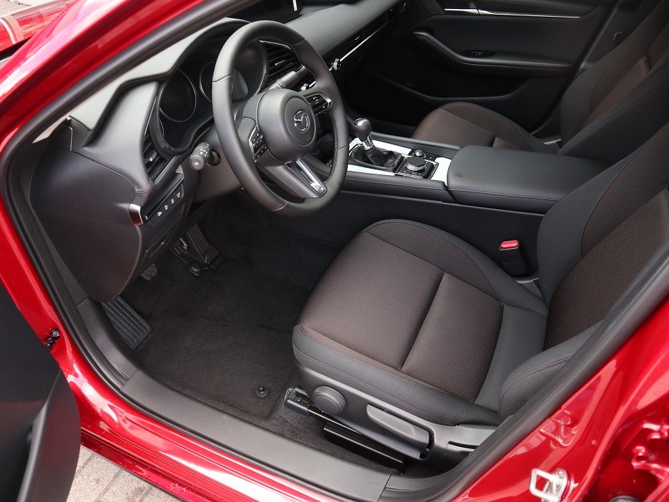 Fahrzeugabbildung Mazda 3 FB 2025 M-Hybrid Centre-Line G-140 NAVI ACAA SHZ HUD RFK VOLL-LED