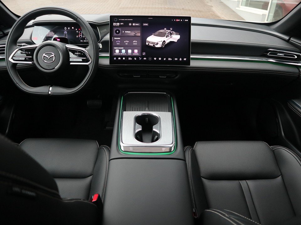Fahrzeugabbildung Mazda 6e EV-245 Long Range Takumi LEDER PANO NAVI ACAA 360° HUD SHZ