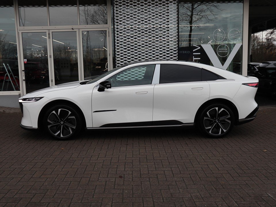 Fahrzeugabbildung Mazda 6e EV-245 Long Range Takumi LEDER PANO NAVI ACAA 360° HUD SHZ