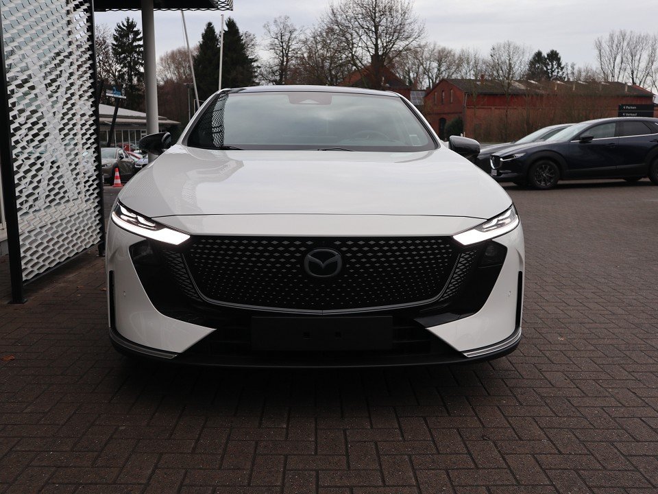 Fahrzeugabbildung Mazda 6e EV-245 Long Range Takumi LEDER PANO NAVI ACAA 360° HUD SHZ