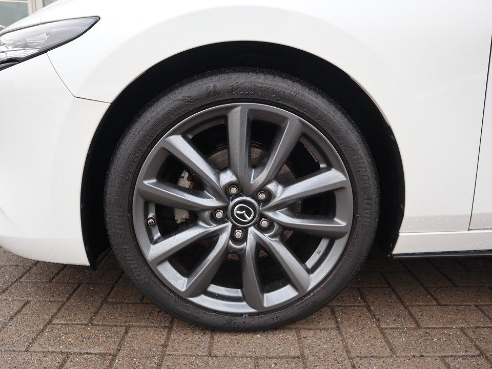 Fahrzeugabbildung Mazda 3 M-Hybrid G-150 Selection NAVI ACAA SHZ HUD MRCC RFK EPH LED