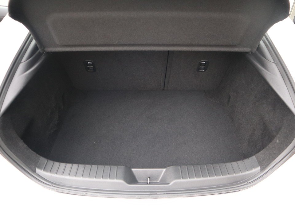 Fahrzeugabbildung Mazda 3 M-Hybrid G-150 Selection NAVI ACAA SHZ HUD MRCC RFK EPH LED